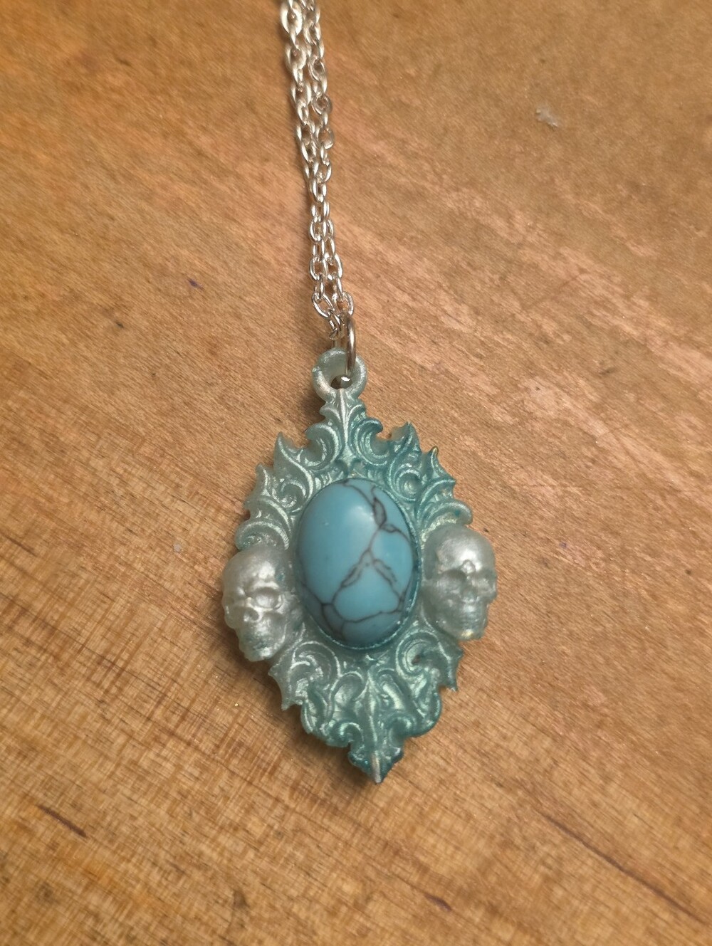 Green & White Skeleton Filigree Pendant With Turqoise Gemstone & Sipver Chain